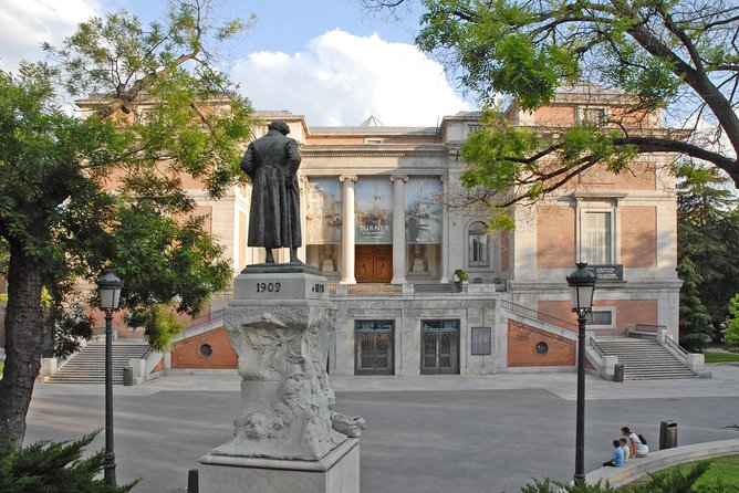 Prado, Reina Sofia & Thyseen Museums Private Tour in Madrid - Reina Sofía: Modern and Contemporary Without Losing the Thread