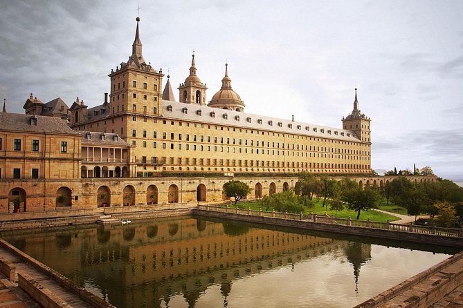 Private 8-hour Tour of Madrid + Escorial Monastery & Valley of the Fallen - What to watch for: pacing, walking, and audio hiccups