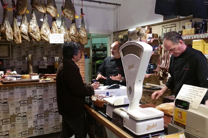 Private Food, Tapas & Wine Tour of Madrid with Customizable Menu All Included - A private tapas and wine crawl that actually feels personal
