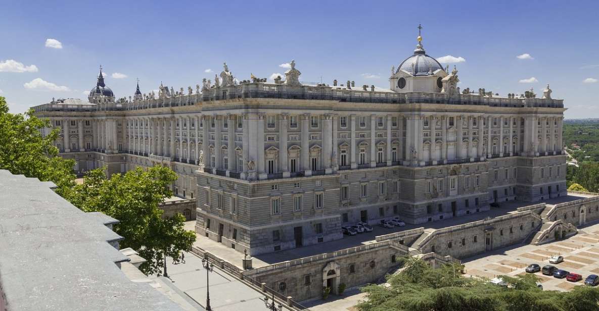 Private guided tour Royal Palace & Royal Collections Gallery - Entering the Royal Palace: from the staircase to the King’s apartments