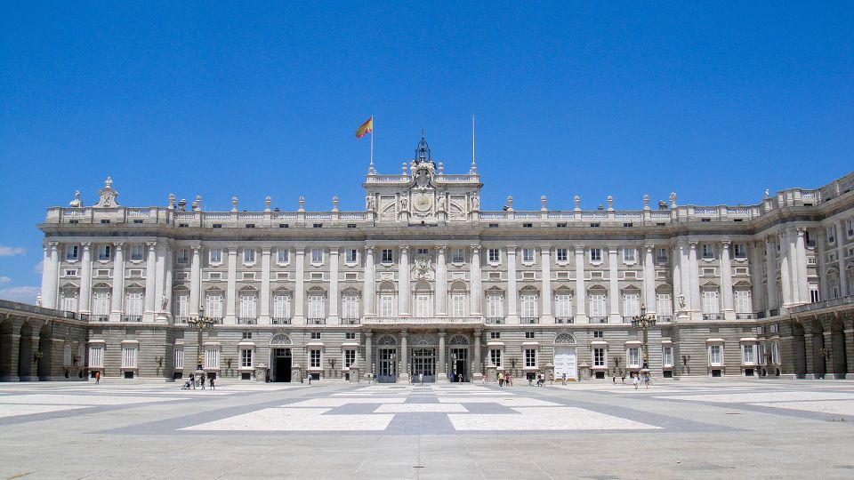 Private guided tour Royal Palace & Royal Collections Gallery - Felipe VI meeting spaces: watching ceremony shape the room