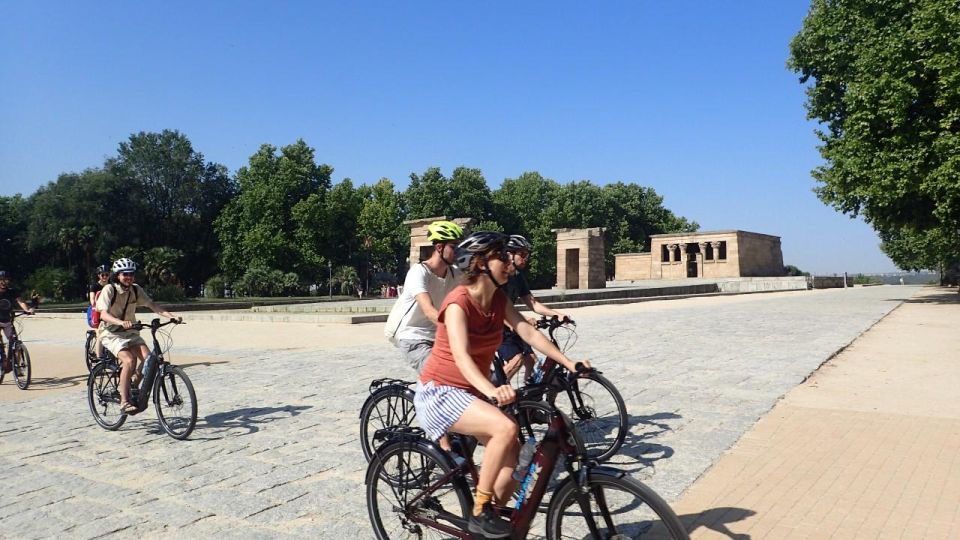 Private Madrid Bike Tour | Exclusive Guided Tour | From 30€ - The flexible Madrid options: Lavapiés, Manzanares, and Casa de Campo