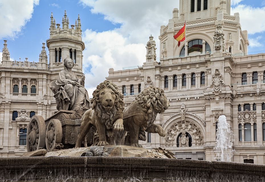 Private Madrid Highlights Walking Tour - Puerta del Sol: the famous clock and the Twelve Grapes ritual