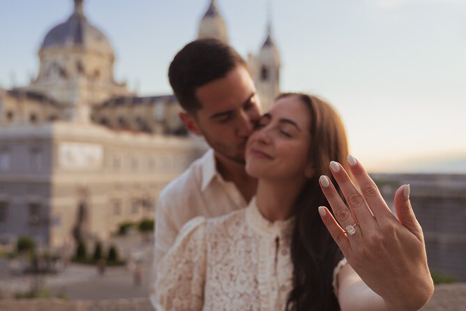 Private Photo Session Tour for Couples in Madrid - Key points worth knowing