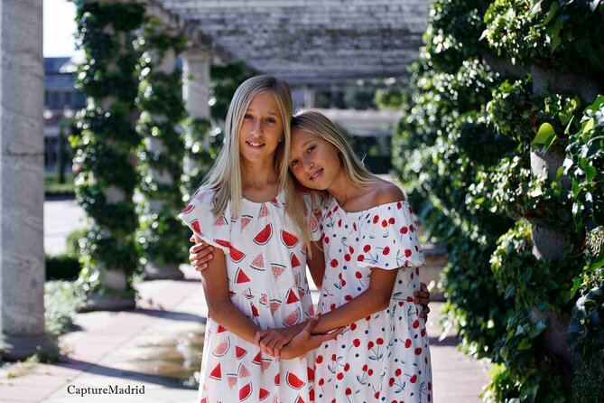 Private Photo sessions in Madrid - Gran Vía and Barrio de las Letras: city energy with real faces