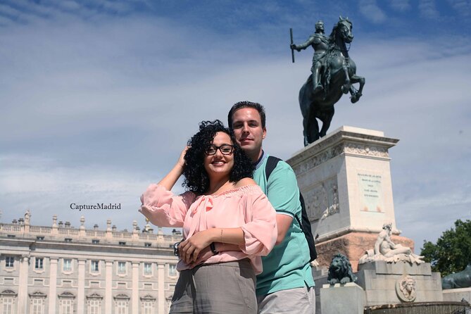Private Photo sessions in Madrid - Plaza de Oriente: royal views and strong architectural lines