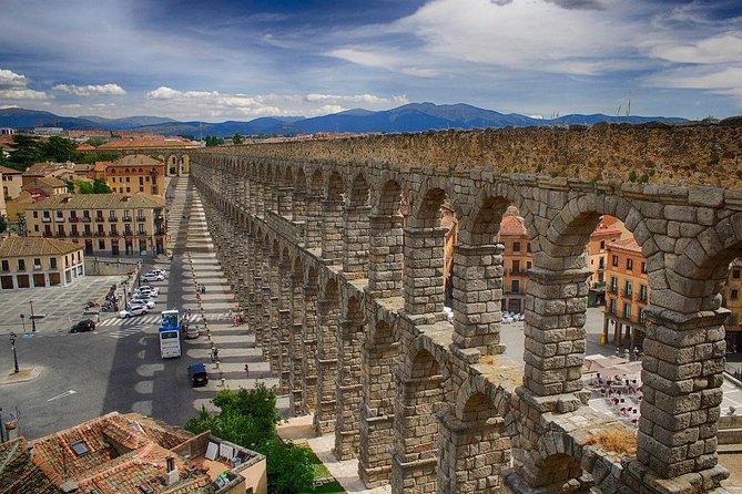 Private Tour: Segovia Day Trip from Madrid by High-Speed Train - Aqueduct of Segovia: the Roman landmark you’ll recognize instantly