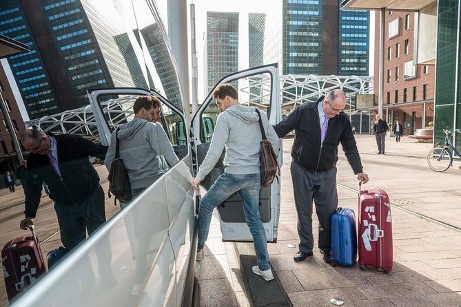 Private transfer departure from City Centre to Madrid Airport - Vehicle expectations: private doesn’t always mean spotless