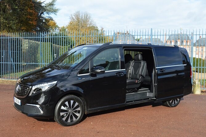 Private Transfer: Madrid to Madrid Airport MAD in Luxury Van - From Your Hotel to MAD, Without the Airport Guesswork