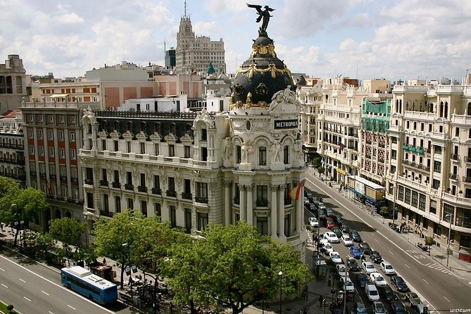 Private Transfer: Madrid to Madrid Airport MAD in Luxury Van - The Ride Itself: Quick, Direct, and Built for Airport Timing