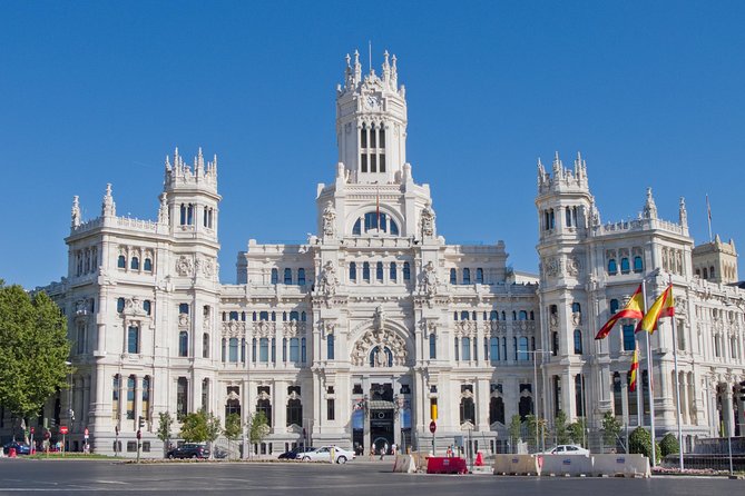 Private Transfer: Madrid to Madrid Airport MAD in Luxury Van - Bottled Water and a Done-Right Departure