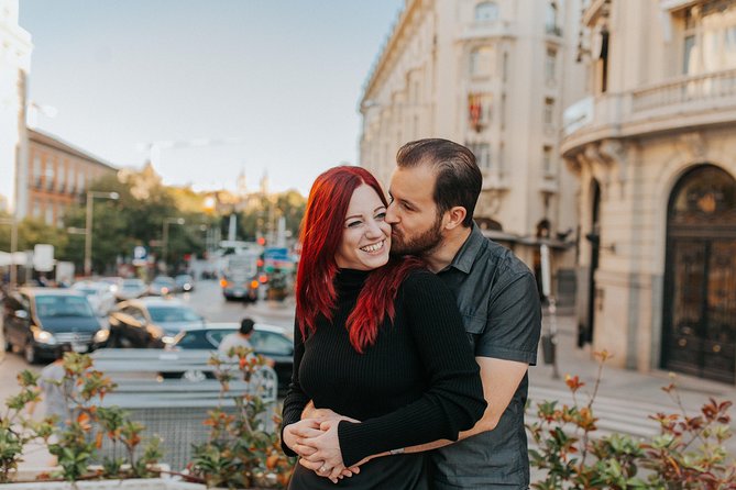 Private Vacation Photography Session with Photographer in Madrid - Private Madrid photos without the selfie chaos