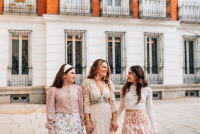 Private Vacation Photography Session with Photographer in Madrid - What the 1-hour session is really like (and how to get natural results)