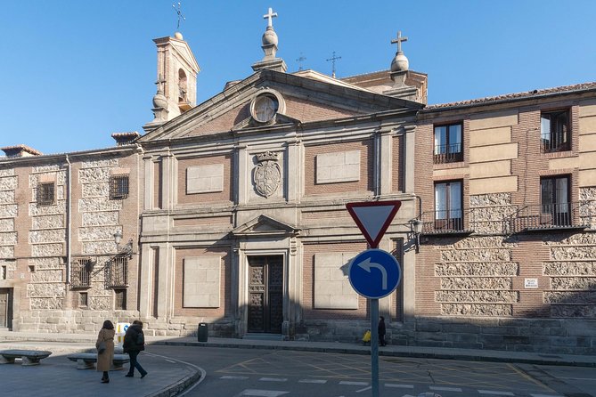 Private walking tour Madrid: Secrets and must - Calle Mayor: the grand old street and what to look for