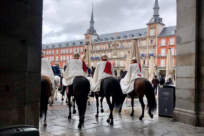 Private Walking Tour to Royal Palace and Old Town of Madrid - Plaza de la Villa: old city hall and Madrid’s oldest house