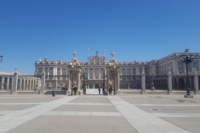 Private Walking Tour to Royal Palace and Old Town of Madrid - Plaza de Isabel II: where your Madrid orientation starts