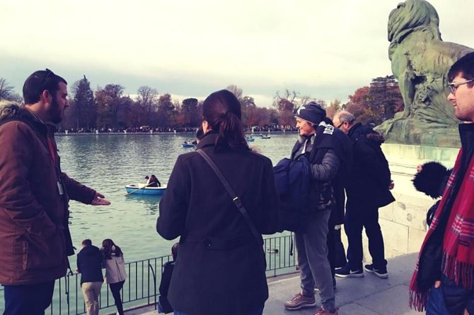 Retiro Park Walking Tour in Madrid - Stop 4: Estanque Grande del Retiro and the park’s big water moment