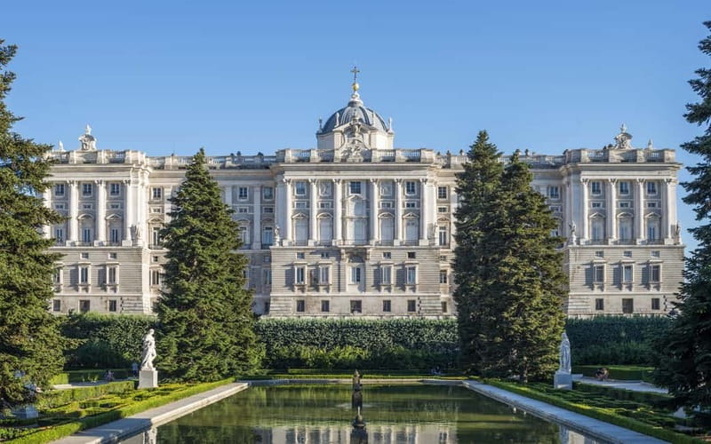 Royal Palace of Madrid: Private tour with entrance included - Key things I’d circle before you go