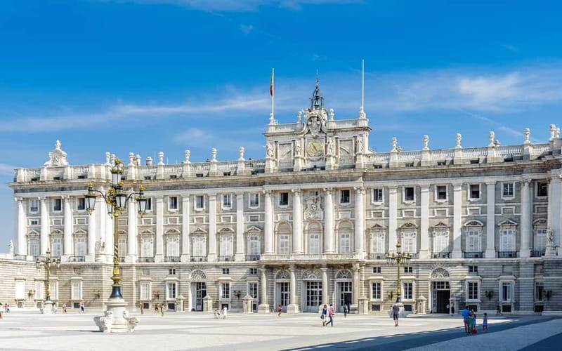 Royal Palace of Madrid: Private tour with entrance included - Throne Room, State Dining Room, and the Hall of Mirrors route