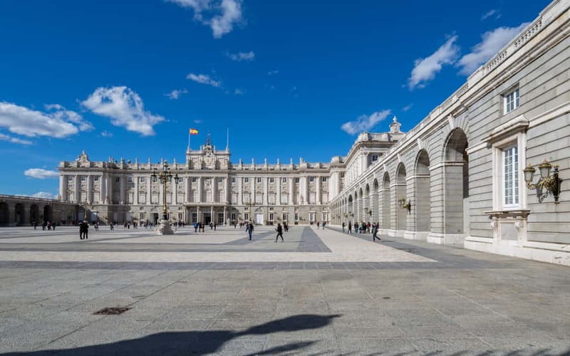Royal Palace of Madrid: Private tour with entrance included - Price and value: $717 per group up to 9 people