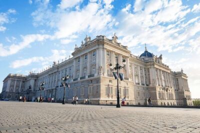 Royal Palace of Madrid Skip the Line Guided Tour - Where you meet: Monument to Felipe IV and why it’s a smart anchor