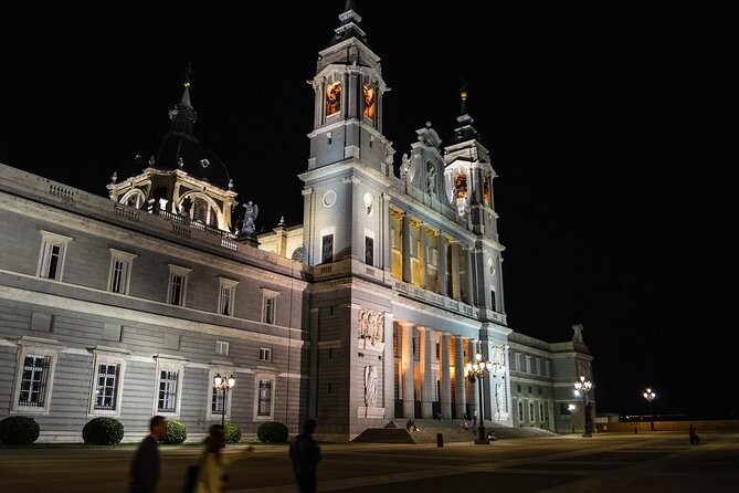 Royal Palace Skip-the-Line Ticket and Guided Tour in Madrid - Meeting, timing, and practical on-the-ground tips