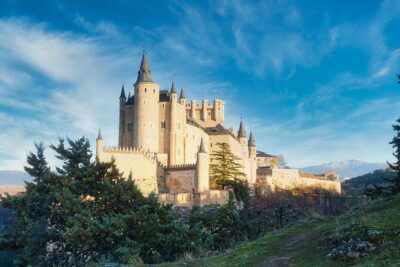 Segovia and Avila Guided Day Tour from Madrid - Segovia Aqueduct first: the photo stop that actually means something