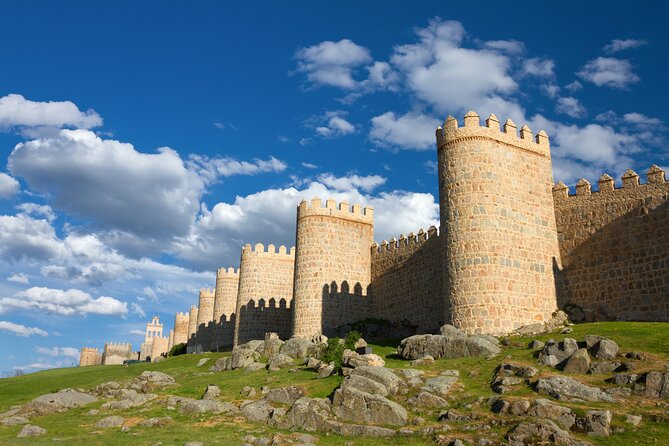 Segovia and Avila Guided Tour and Flamenco Show in Madrid - Torres Bermejas Flamenco Show: One Drink, Big Mood