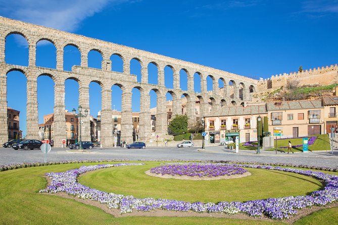 Segovia and Avila Private Tour with Lunch and Hotel Pick up from Madrid - Sierra Views to Segovia: the Roman Aqueduct and the Gothic Cathedral Square