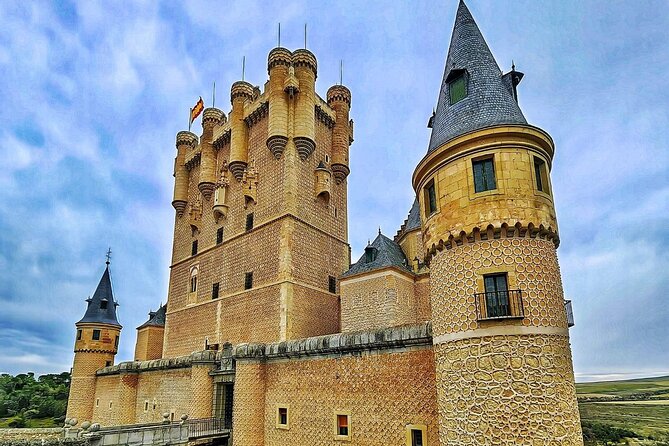 Segovia and Pedraza: from the Roman Empire to Middle Ages from Madrid - Pedraza at 3:30 pm: a walled town stroll plus a built-in break