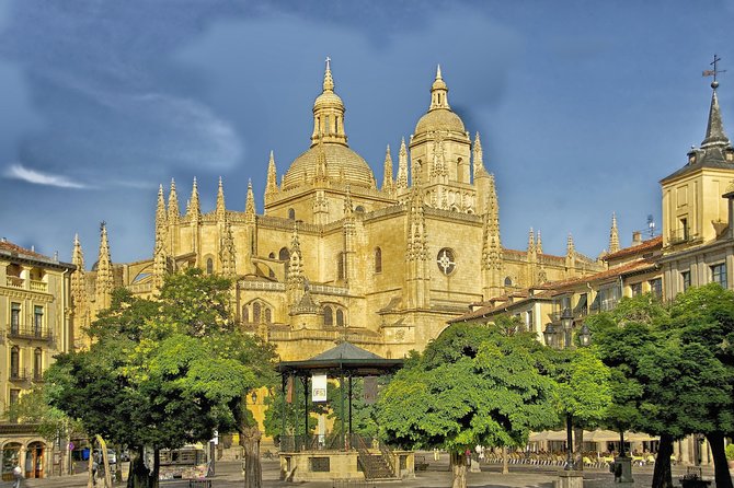 Segovia Guided Afternoon Tour from Madrid - Alcázar Castle: fortress views, quick decisions, real walking
