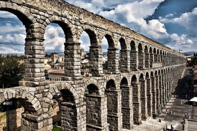 Segovia Private 5 hours Tour from Madrid with Hotel Pick up - Calle Real de Segovia: Walking the Old Town to the Cathedral and Alcázar