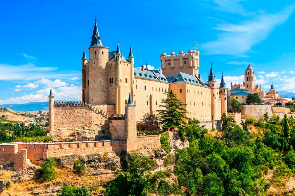 Segovia Private Guided Visit & Alcazar with High Speed Train - High-speed train to Segovia: the time advantage that matters