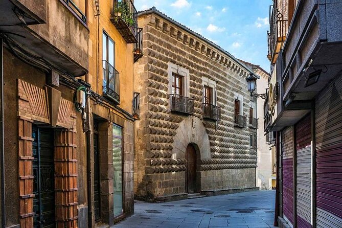 Segovia Tour with Guided Walking Tour Included - Bilingual guidance: how it helps in real life