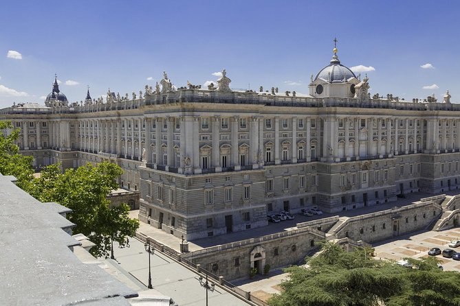 Skip-the-line Madrid Royal Palace with tapas tasting & Retiro Park - Retiro Park Walk: 17th-Century Escape and 15,000 Trees