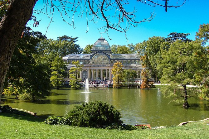 Skip-the-line Madrid Royal Palace with tapas tasting & Retiro Park - Walking Pace and Group Size: Manageable for Most People