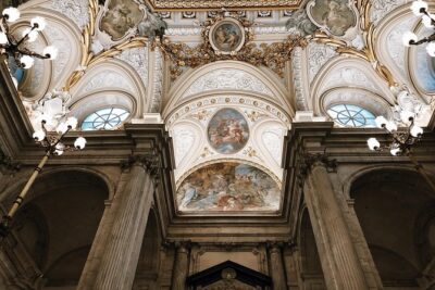 Skip the Line Royal Palace Madrid Exclusive Guided Tour - Meeting point and first move: Plaza de la Armería