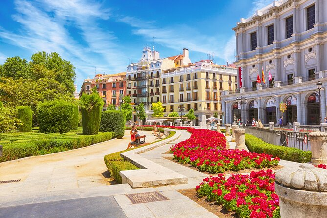 Surfing Madrid: From the Palace to the Tavern Private Tour - Plaza Mayor Finish: Turning Your Walk Into Real Plans