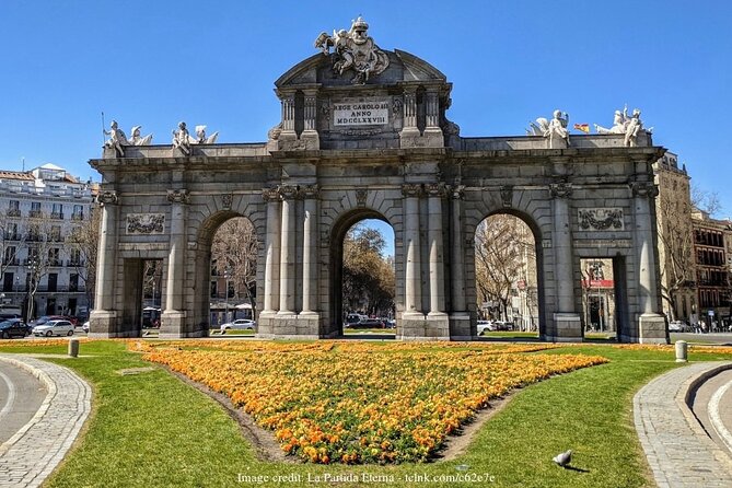 The Best of Madrid: Private Half-Day Tour including Prado Museum - The one-hour Madrid stop: mixing architectural styles in real time