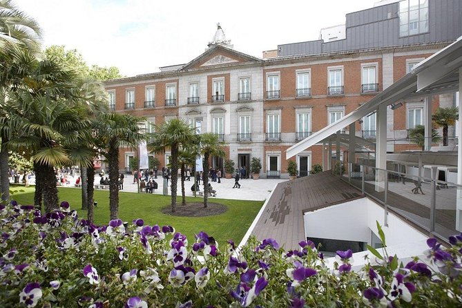 Thyssen Bornemisza Museum Private Guided Tour - The Guides: Clear Teaching and Friendly Personalization