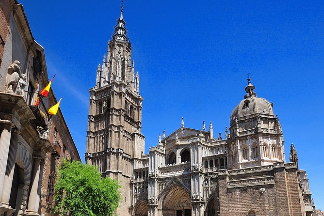 Toledo and Segovia Full Day tour from Madrid - Transportation, Radioguides, and Group Size: The Real Mechanics of the Day