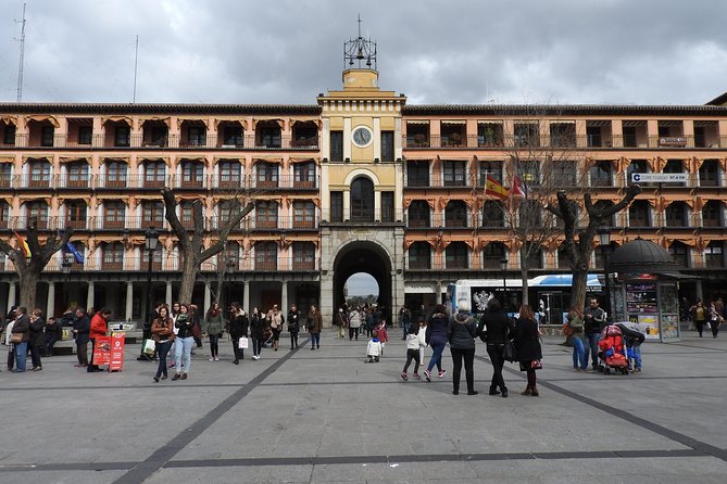 Toledo and Segovia Private Tour with Hotel Pick Up from Madrid - What makes the guiding work (and when it might not)