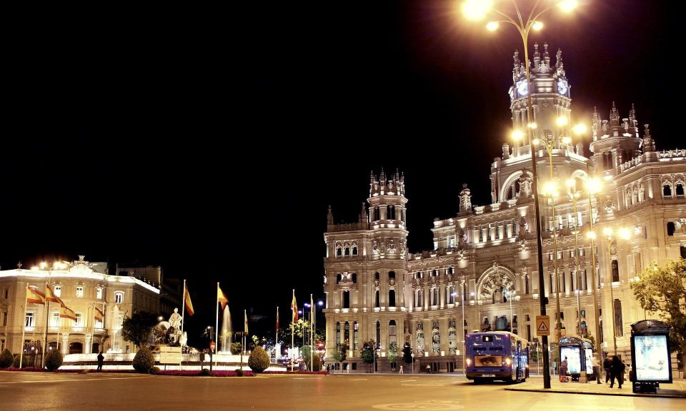 Tonight Madrid with optional Flamenco Show - The Bourbon-era district and Charles III’s architectural fingerprints