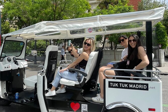 Tour en tuk-tuk electrico por MADRID MODERNO - Las Ventas, Barrio de Salamanca, and Gran Vía: Madrid gets louder