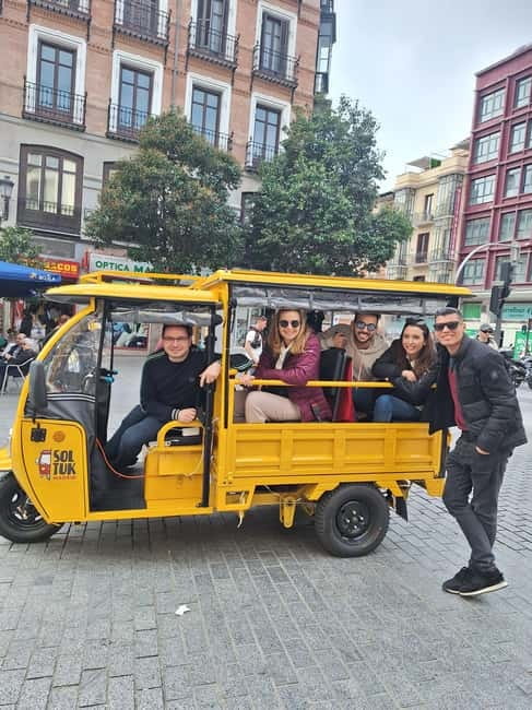 Tour en Tuk Tuk por lo mejor de Madrid - How a tuk tuk keeps Madrid easy in just 2 hours