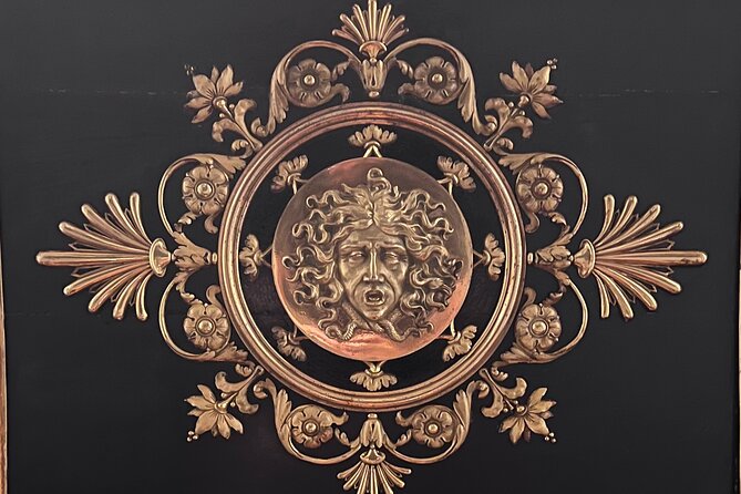 Tour of the Royal Collections of Madrid small group and skip the line - The royal story you’ll hear: kings, heirs, and Victoria Eugenia