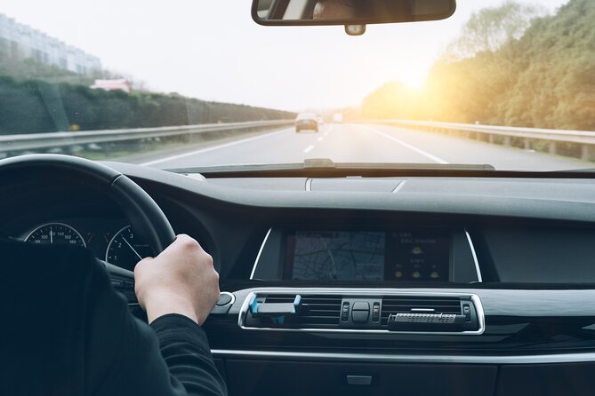 Transfer: Barajas Airport (MAD) to Madrid City Center - Meet Your Driver: WhatsApp Pickup Notes and Name Sign Clarity