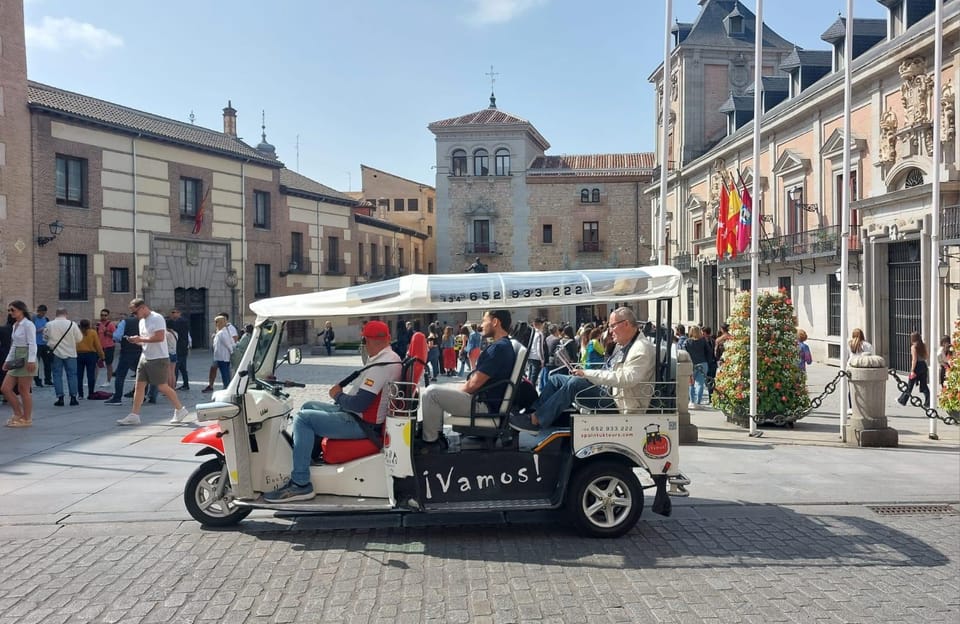 Tuk Tuk Tour with Wine Test in Madrid - Getting Oriented Fast: Plaza Mayor in Street-View Mode