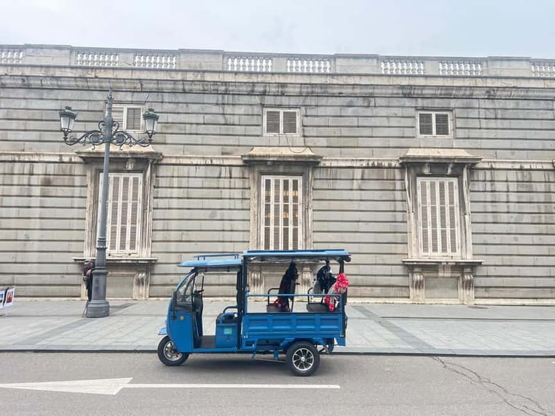 Tuktuk historical tour of Madrid 1 Hr in a fun and original way - A private, 100% electric tuk tuk in Madrid’s Centro