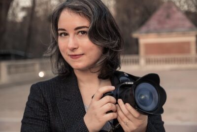 Vacation photographer. Madrid Photo Shoot. Take home more than just a selfie! - Timing and Pace: 1 to 3 Hours Through Madrid on Foot